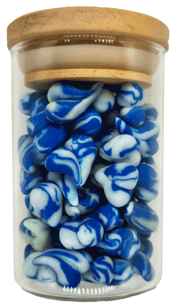 blaue Herzen im Glas